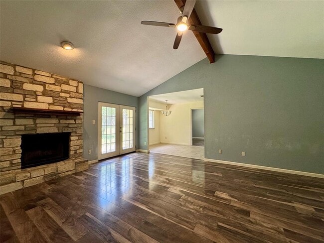 Foto del edificio - 2112 Surrender Ave