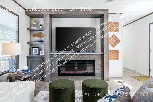 Foto del edificio - 2120 S Burleson Blvd