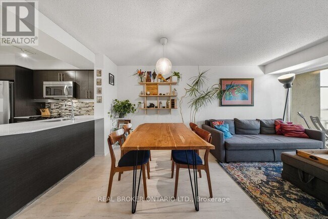 Photo du bâtiment - 125 Western Battery Rd