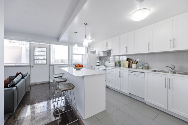 Building Photo - Central Park Terrace (A)