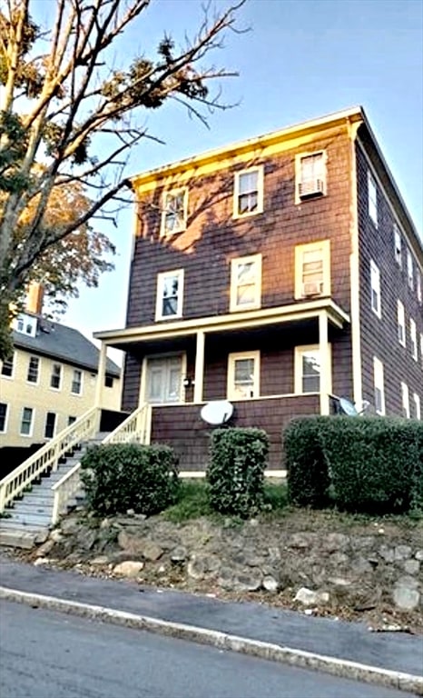 Building Photo - 211 Vernon St