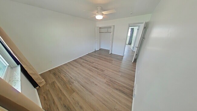 Foto del edificio - 13250 De Mott Dr