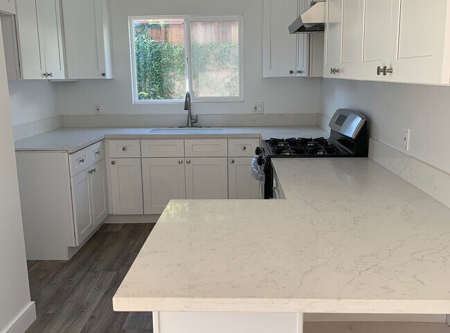 Kitchen - 1222 Felbar Ave