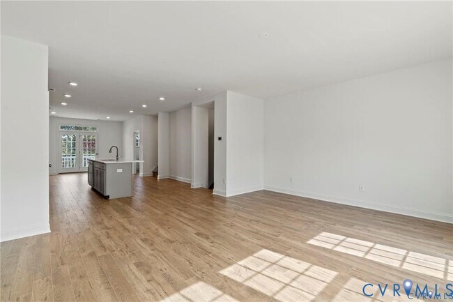 Foto del edificio - 13800 Village View Dr