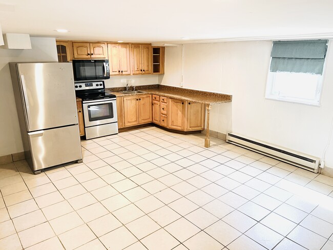 Building Photo - 423 W Jefferson St