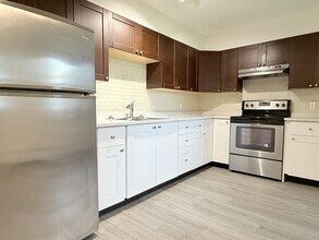 Building Photo - 20 Bradmon Dr Building Photo - 20 Bradmon Dr