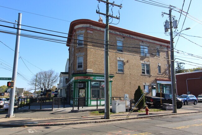 Building Photo - 167 Park Rd