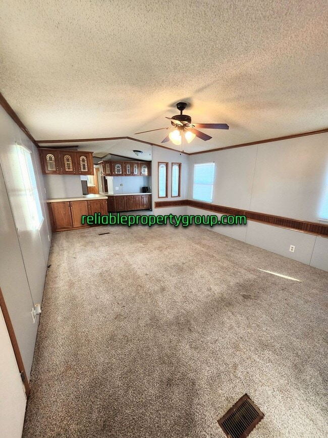 Building Photo - New Listing in Fort Wayne