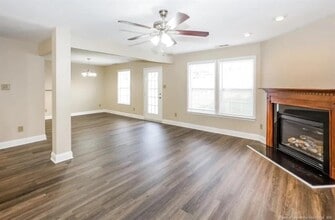 Building Photo - 956 Littleton Dr