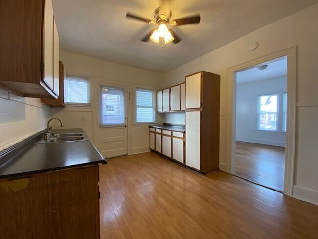 Foto del edificio - 1723-1725 N LIMESTONE