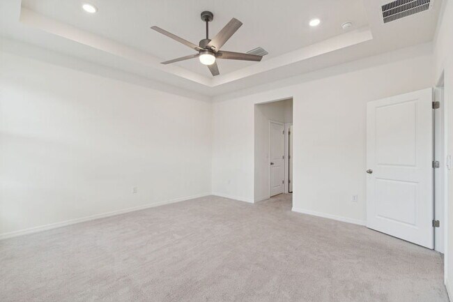 Building Photo - 7139 Steer Blade Dr