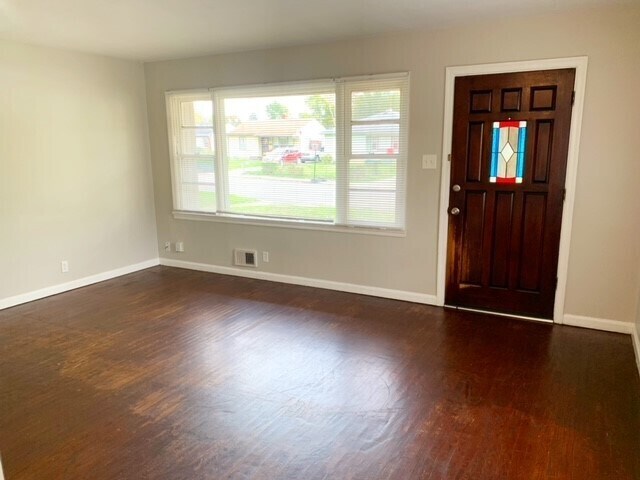 Building Photo - 3332 MANOR COURT