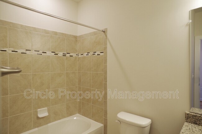 Foto del edificio - 13393 Launders St