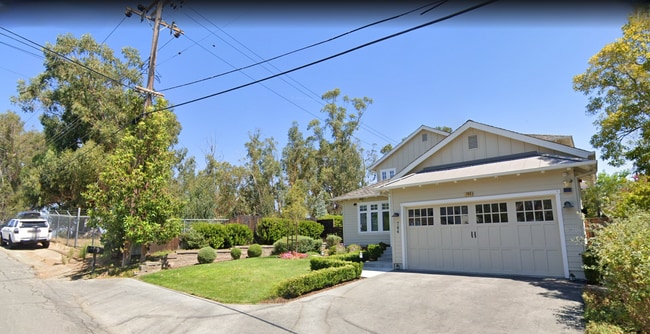 Building Photo - 764 Hillcrest Dr