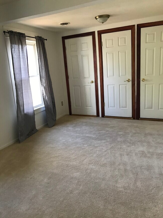 Dormitorio 1 - 1301 Jerome St