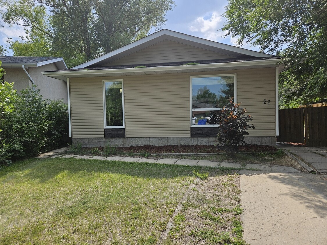 Primary Photo - 22 Hyland Crescent