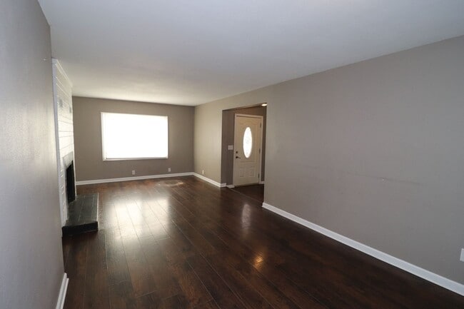 Building Photo - Family home for rent!