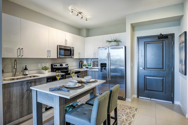 Building Photo - Club Prado