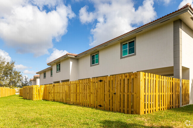 Foto del edificio - Mirage at Sailboat Cove Townhomes