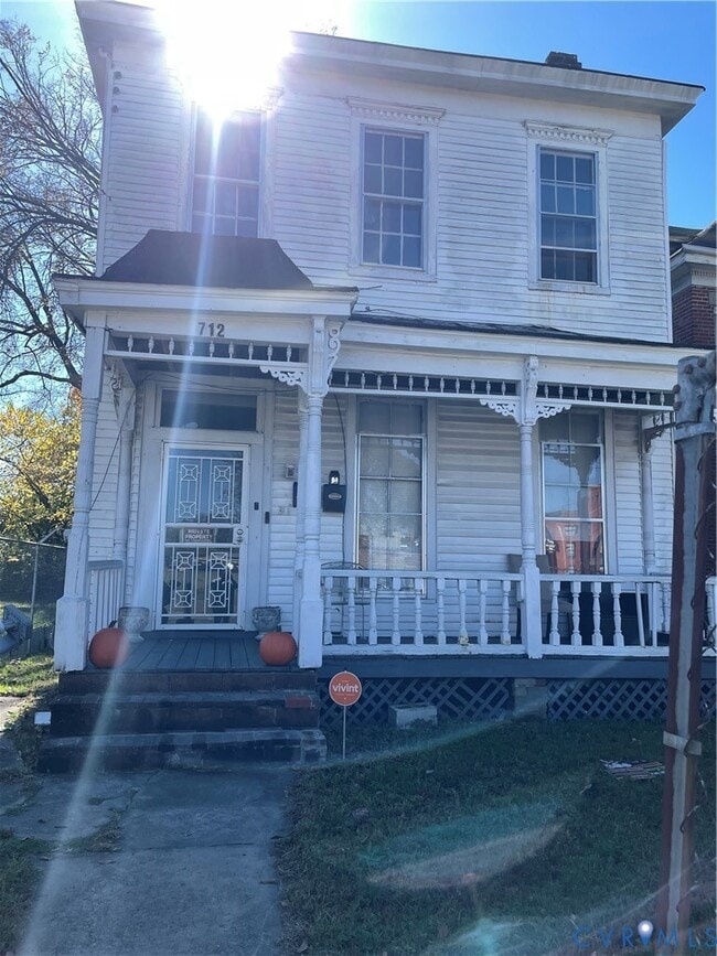 Building Photo - 712 W Washington St