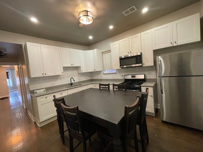 Foto del edificio - 1428 S Central Park Ave