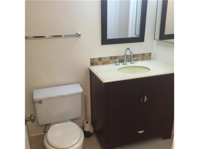 Foto del edificio - 7740 Camino Real