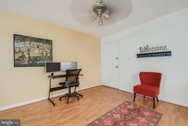 Foto del edificio - 5900 Kingsford Rd