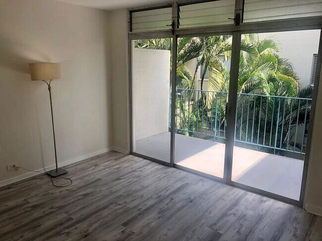 Foto del edificio - Updated 1/1 with Lanai and Parking spot!