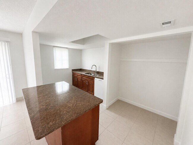 Foto del edificio - 2769 L B McLeod Rd