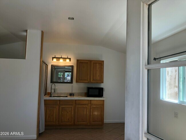 Foto del edificio - 708 W Howe St