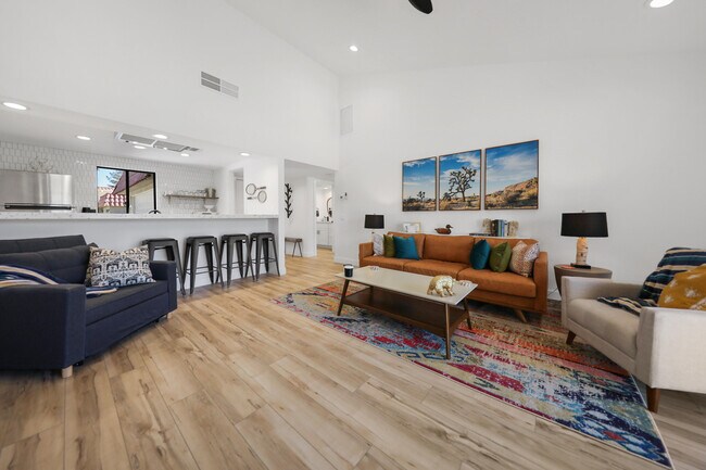 Foto del edificio - 40551 La Costa Cir W
