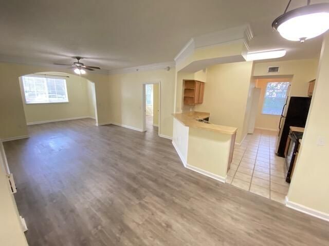 Foto del edificio - 9825 Baywinds Blvd