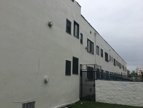 Building Photo - 511 S Union Ave