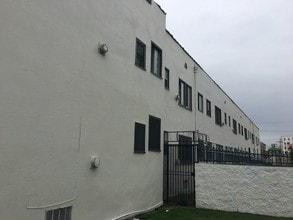 Building Photo - 511 S Union Ave