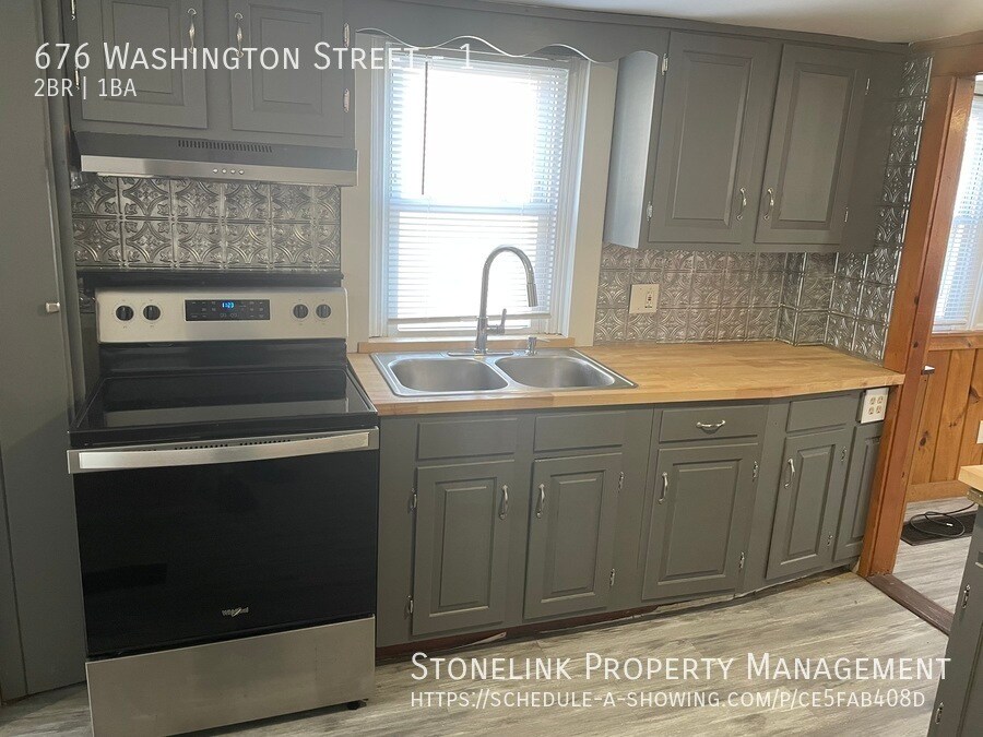 676 Washington St Unit 1, Coventry, RI 02816 Room for Rent in