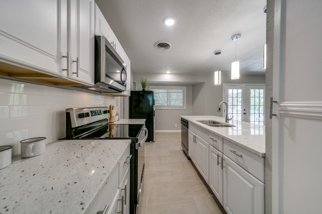 Building Photo - 315 Granada Dr