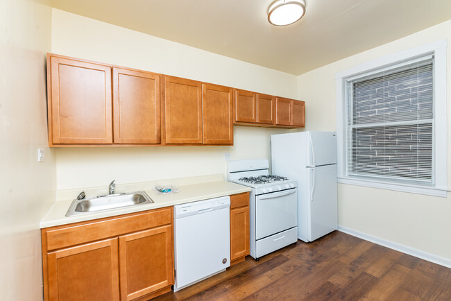 Foto del edificio - 2478 N Lincoln Ave