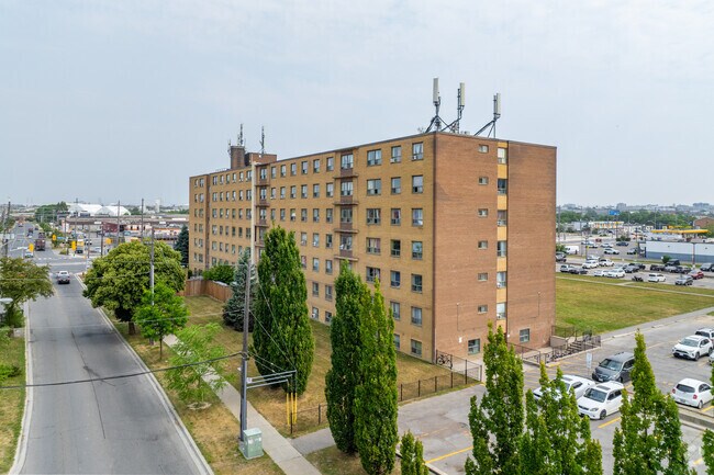 Photo du bâtiment - Benville Court Apartments