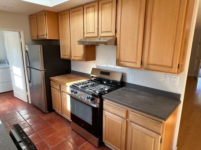 Foto del edificio - Charming Home For Rent -761 Nash Ave, Menlo Park- Great neighborhood!