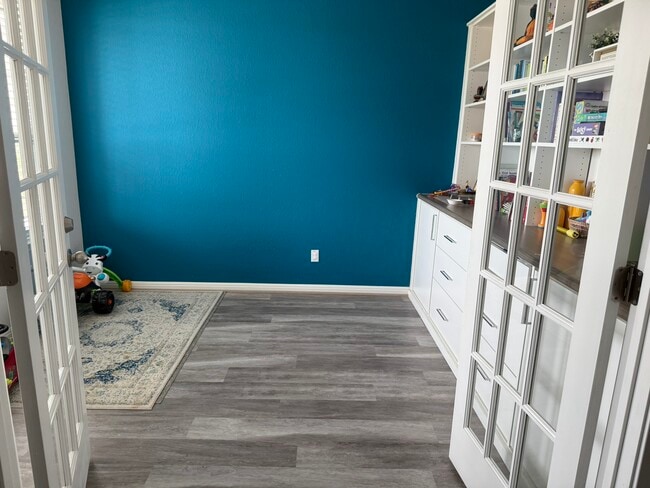 Building Photo - 6017 Teodoro Bend