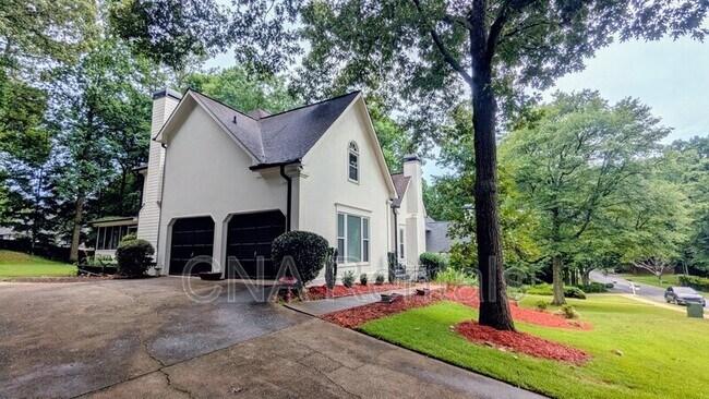 Building Photo - 573 Trailwood Ln SW