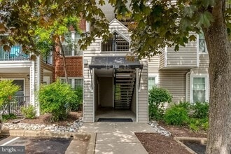 Building Photo - 3305 Wyndham Cir