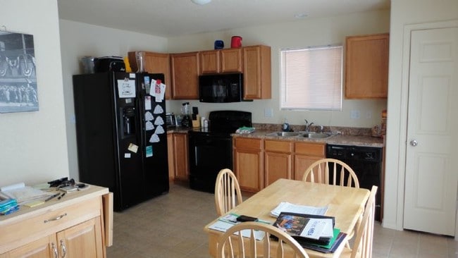 Building Photo - 3873 Swainson Dr