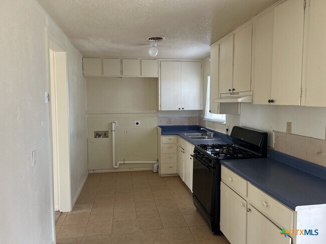 Building Photo - 804 Jefferis Ave