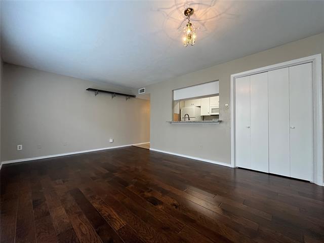 Foto del edificio - 5881 Preston View Blvd