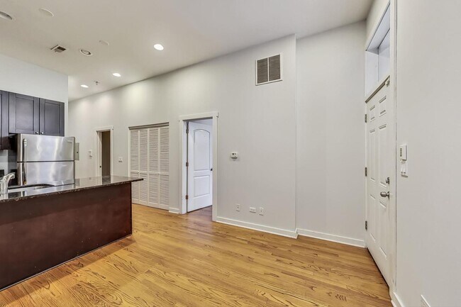 Foto del edificio - 1645 W Huron St