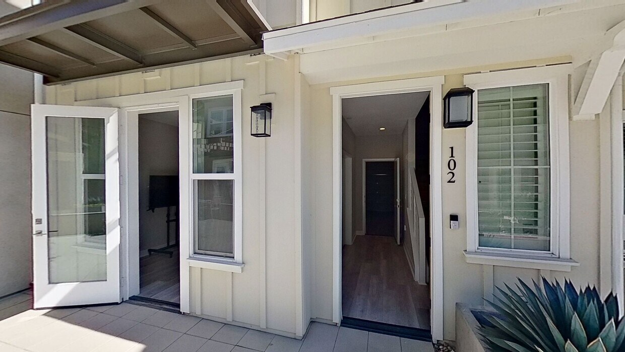 Foto principal - Turnkey 3 bed / 3.5 bath Winslowe Communit...