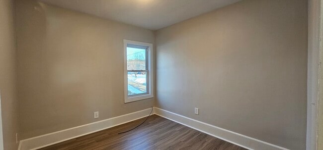 Building Photo - 8 Dustin St