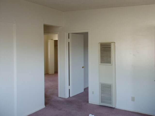 Downstairs apartment, includes 2 bedrooms - 327 W Carson St
