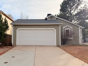 Building Photo - 5955 Wisteria Dr